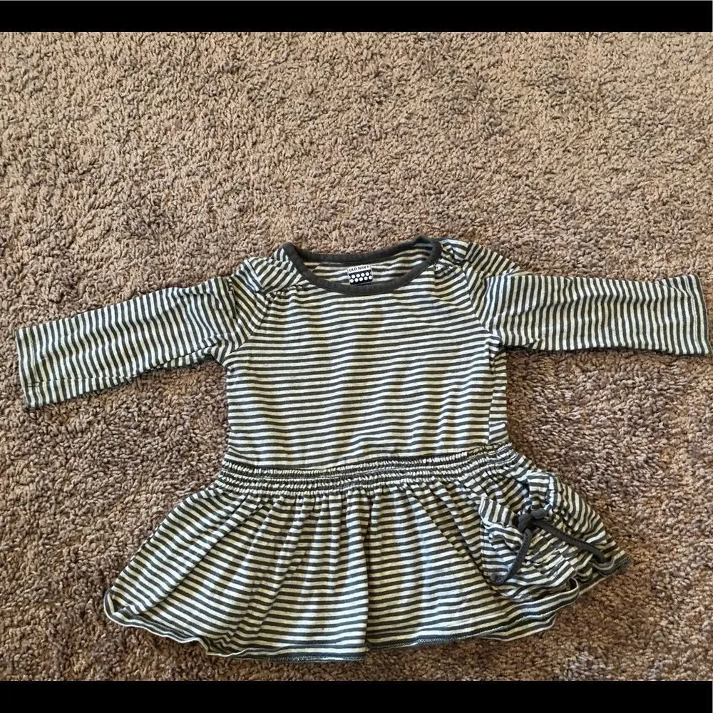 Old Navy gray tunic dress with a pocket GUC